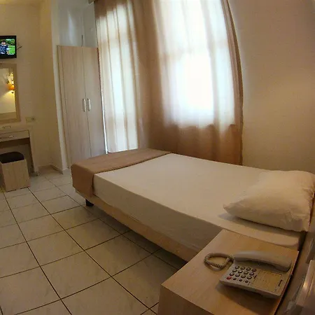 Hotel Kleopatra Carina 2*