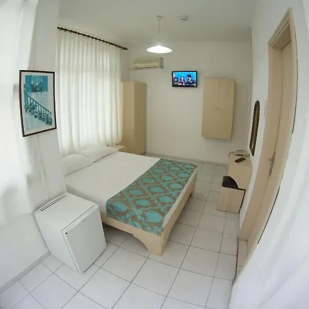 Hotel Kleopatra Carina 2*
