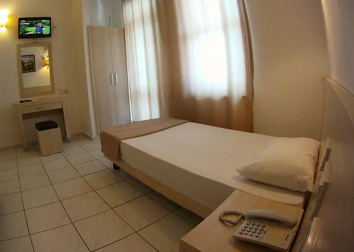 Hotel Kleopatra Carina 2*