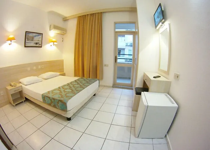 Hotel Kleopatra Carina 2*