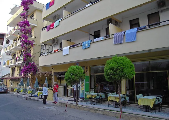 Kleopatra Carina Hotel 2*