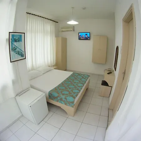 Kleopatra Carina Hotel 2*