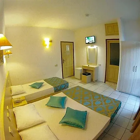 Hotel Kleopatra Carina 2*