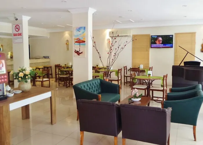 Hotel Kleopatra Carina 2*