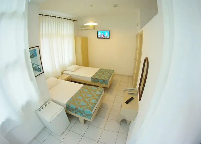 Hotel Kleopatra Carina 2*